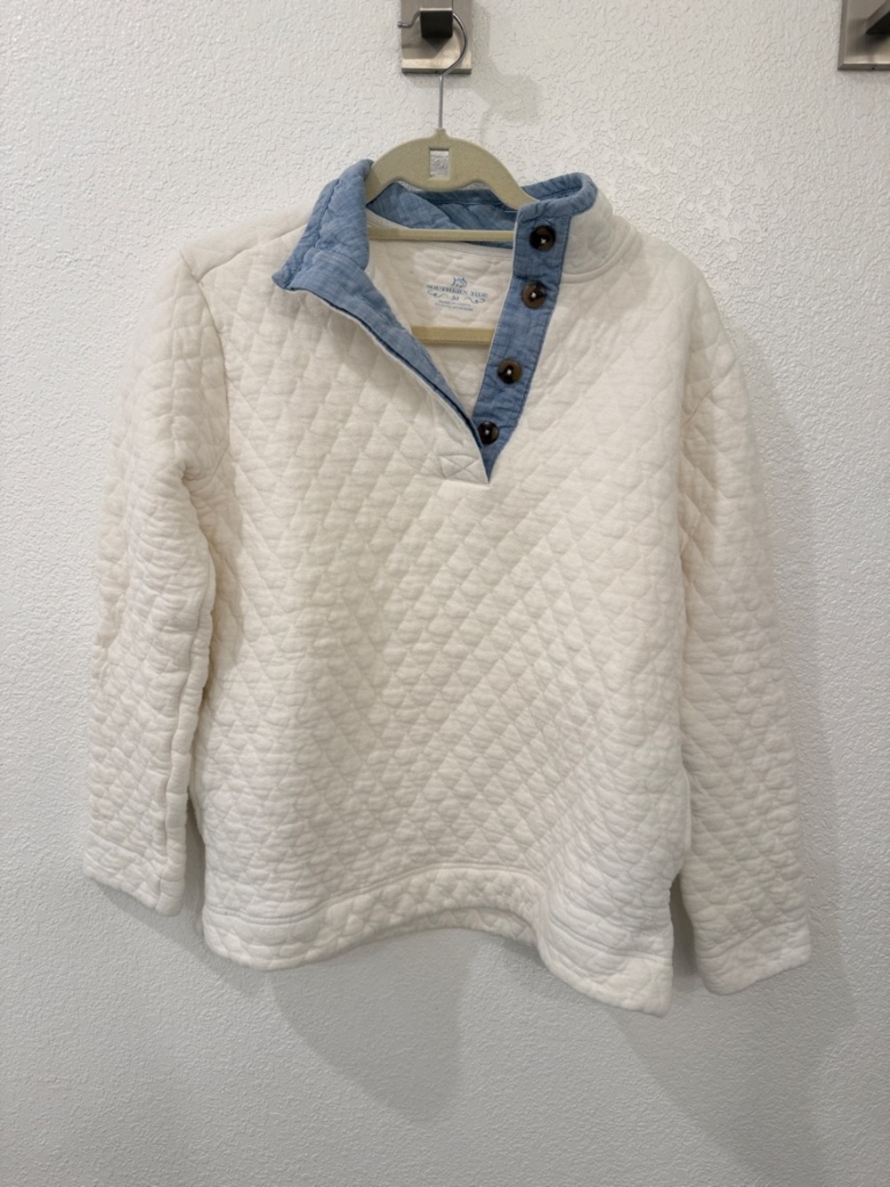 Southern tide Quilted Ivory Pullover with Chambray Button Placket